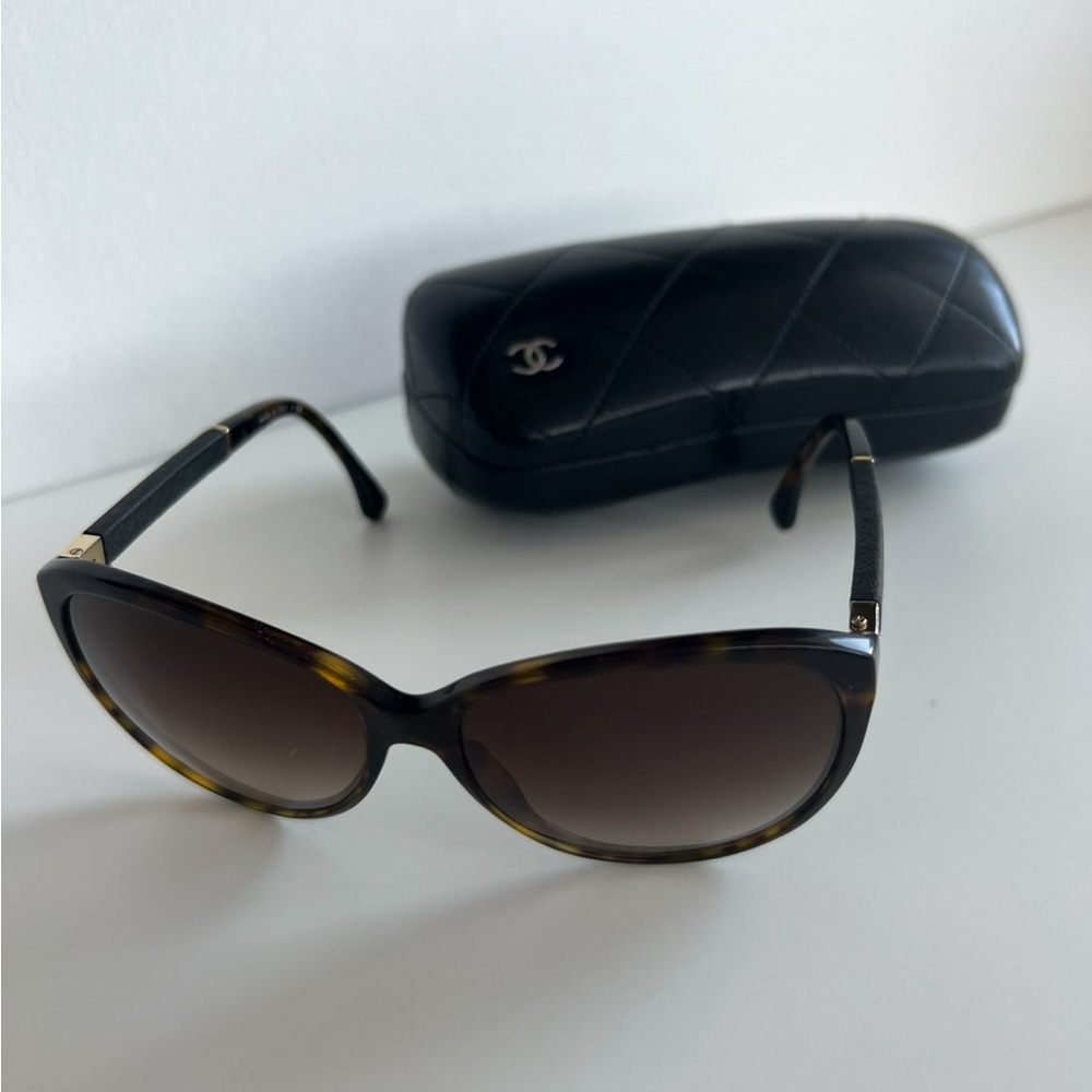 CHANEL Brown and Black Cat-Eye Sunglasses